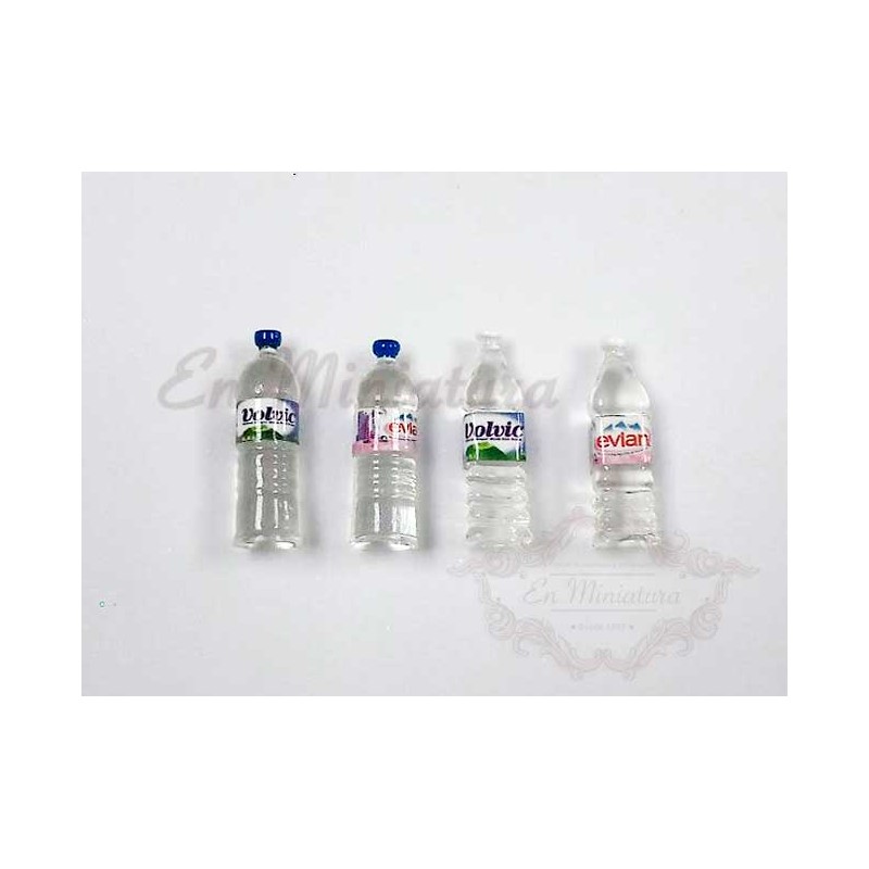Botellas de agua en miniatura